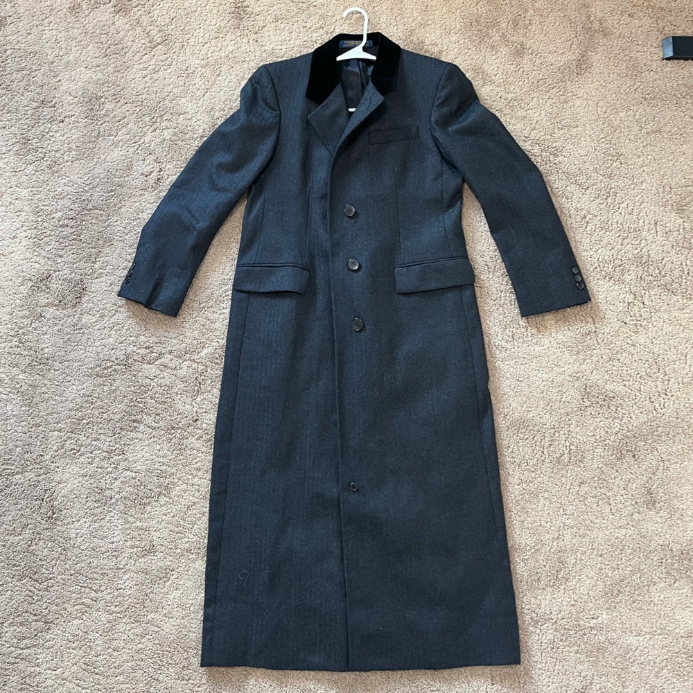 Brooks Brothers 100% Wool Full Length Coat, Dark Gray, Herringbone Design Medium